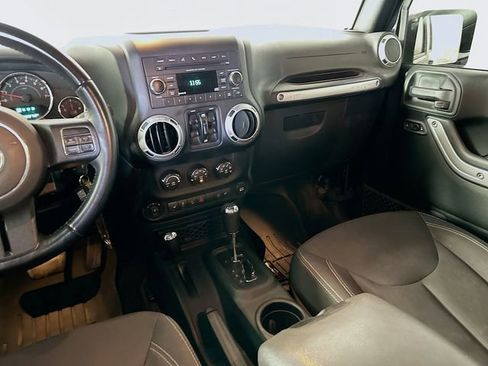 Used 2018 Jeep Wrangler Unlimited Sahara w/ Connectivity Group image 22