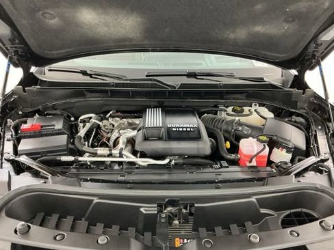 Used 2025 GMC Yukon Denali Ultimate AWD/4WD image 36
