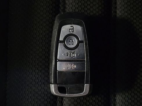 Used 2019 Ford Fusion SE FWD image 32