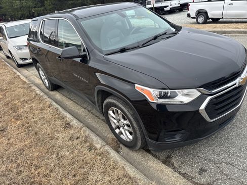 Used 2019 Chevrolet Traverse LS image 2