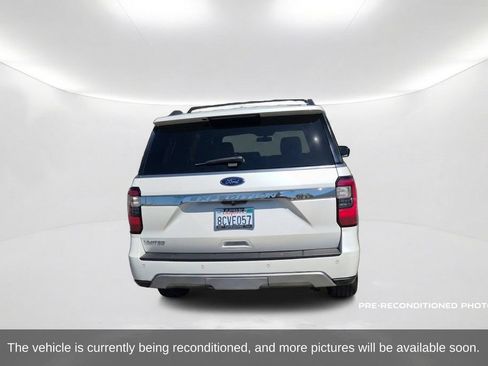Used 2018 Ford Expedition Limited w/ Equipment Group 301A AWD/4WD image 7