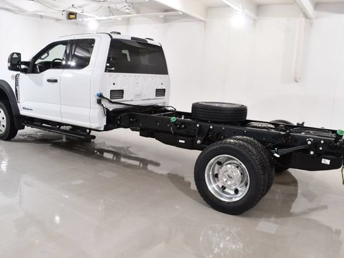 New 2026 Ford F550 4x4 Supercab Super Duty w/ XLT Value Package image 15