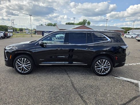 Used 2026 Buick Enclave Avenir w/ Super Cruise Package AWD/4WD image 2