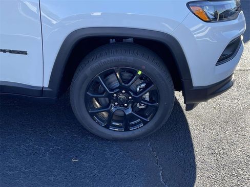 New 2026 Jeep Compass Latitude image 34