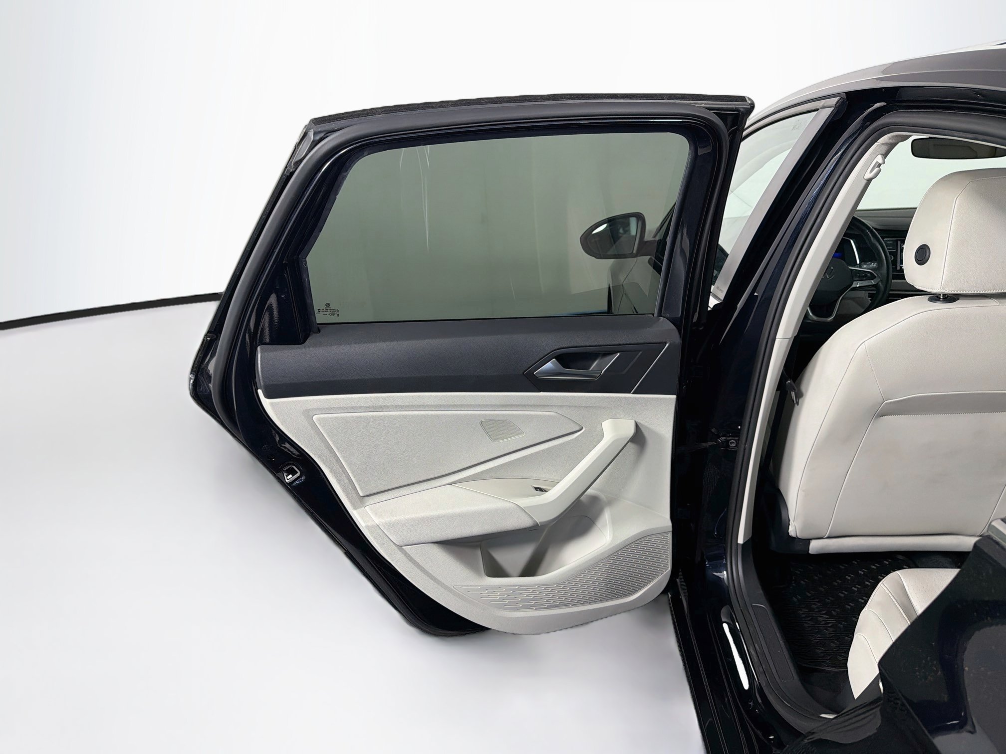 Used 2024 Volkswagen Jetta SE w/ Panoramic Sunroof Package FWD image 27