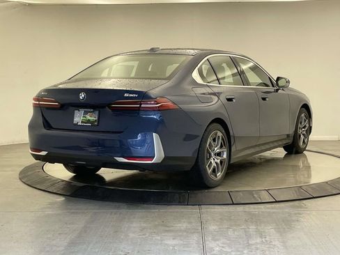 New 2026 BMW 530i xDrive w/ Premium Package AWD/4WD image 5