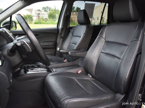 Used 2016 Honda Pilot Touring image 12