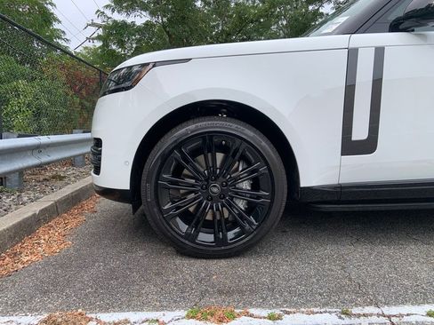 New 2025 Land Rover Range Rover SE image 9