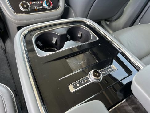 Used 2019 Lincoln Navigator Reserve AWD/4WD image 26