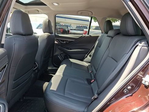 Used 2025 Subaru Outback Limited AWD/4WD image 11