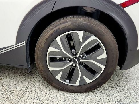 Used 2024 Kia EV6 Light AWD/4WD image 9