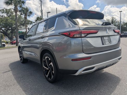 Used 2022 Mitsubishi Outlander SE FWD image 6