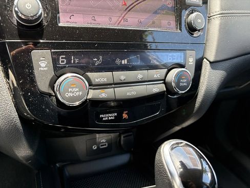 Used 2018 Nissan Rogue SL AWD/4WD image 26