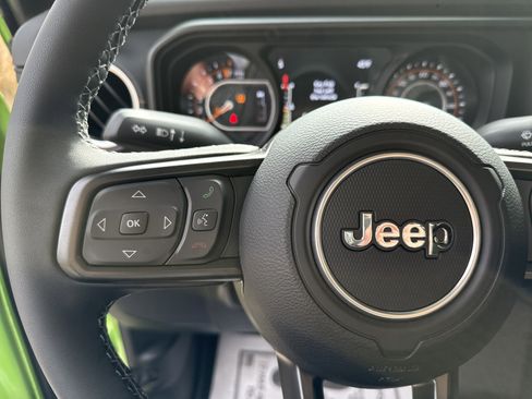 New 2025 Jeep Gladiator Sport w/ Premium Package image 26