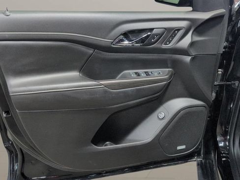 Used 2019 GMC Acadia SLT w/ LPO, Black Accent Package AWD/4WD image 26