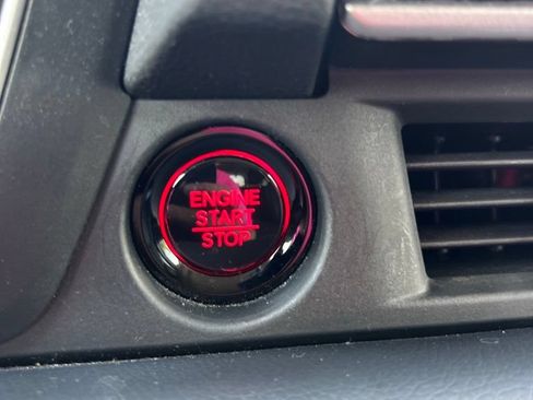 Used 2023 Honda Pilot Touring image 14
