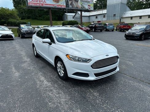 Used 2015 Ford Fusion S image 4