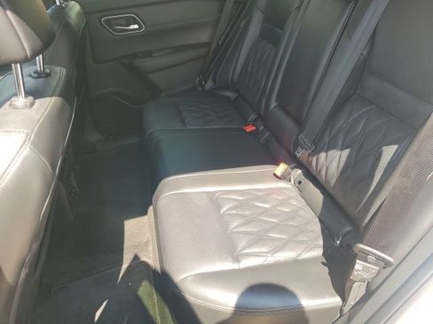 Used 2025 Nissan Rogue Platinum w/ Platinum Premium Package FWD image 21