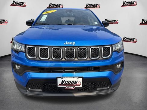 Used 2024 Jeep Compass Latitude AWD/4WD image 2