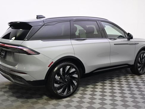 New 2026 Lincoln Nautilus Reserve w/ Jet Appearance Package AWD/4WD image 7