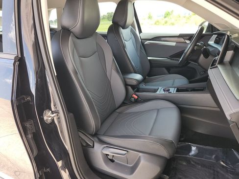 Used 2026 Volkswagen Tiguan SE AWD/4WD image 16