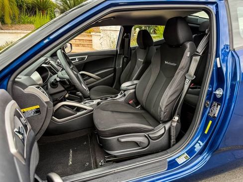 Used 2016 Hyundai Veloster FWD image 10