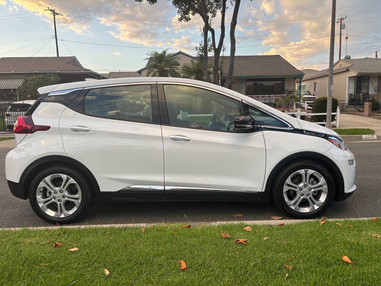 Used 2019 Chevrolet Bolt LT FWD image 5