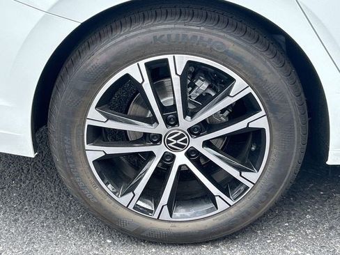 Used 2025 Volkswagen Jetta Sport image 5