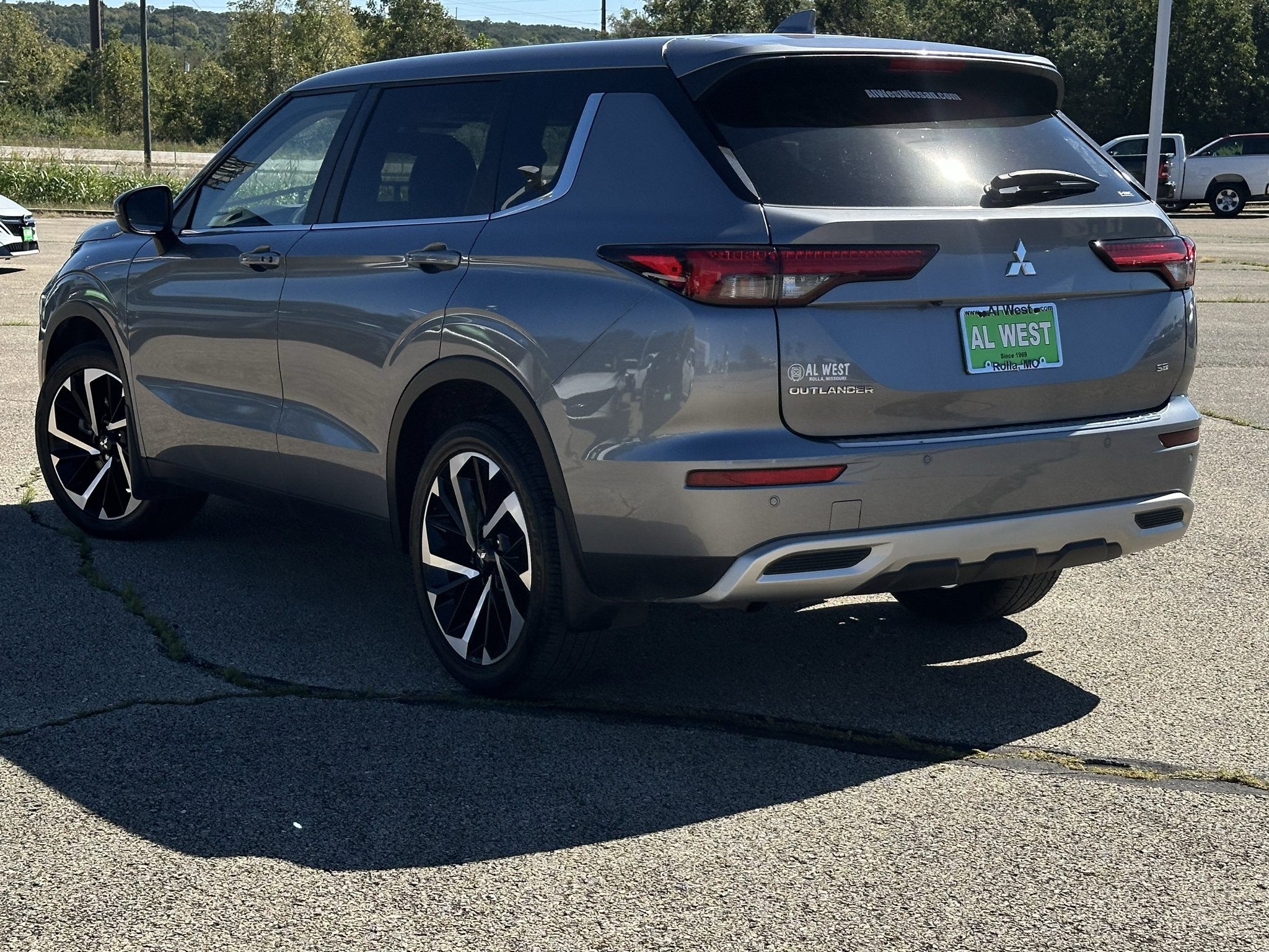 Used 2024 Mitsubishi Outlander SE Black Edition AWD/4WD image 5