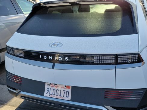 Used 2024 Hyundai Ioniq 5 SEL image 5