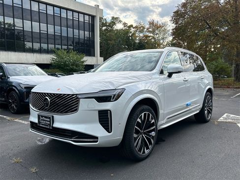 New 2026 Volvo XC90 B6 Ultra w/ Protection Package image 5