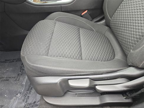 Used 2018 GMC Acadia SLE image 17