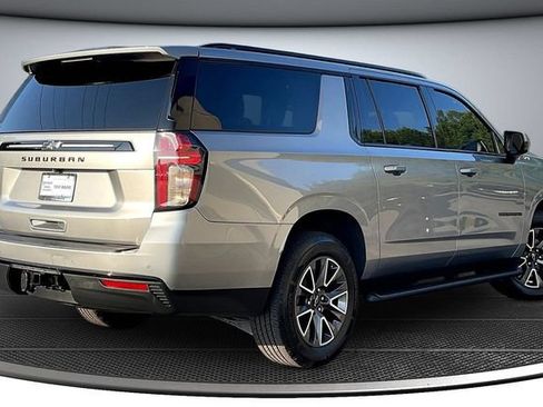 Used 2023 Chevrolet Suburban Z71 AWD/4WD image 5