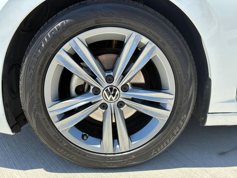 Used 2020 Volkswagen Jetta R-Line w/ R-Line Cold Weather Package FWD image 25
