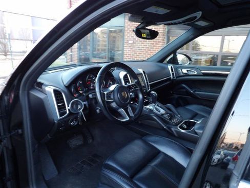 Used 2016 Porsche Cayenne image 27