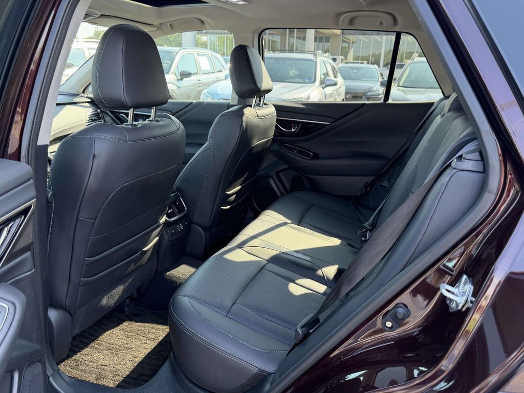 Certified 2025 Subaru Outback Limited AWD/4WD image 15