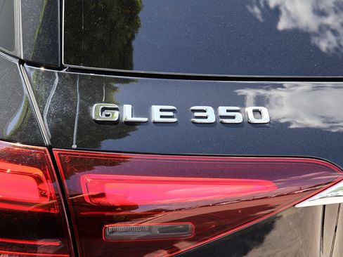 Certified 2024 Mercedes-Benz GLE 350 4MATIC image 9