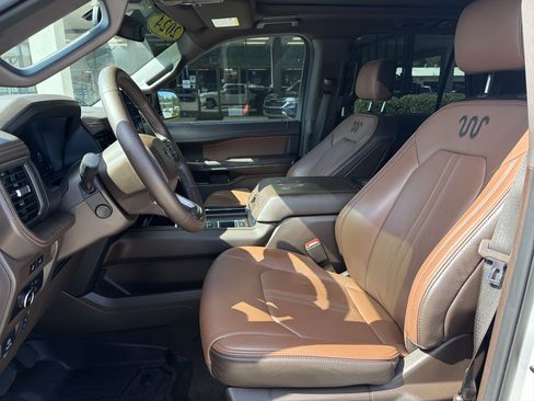 Used 2024 Ford Expedition Max King Ranch RWD image 16
