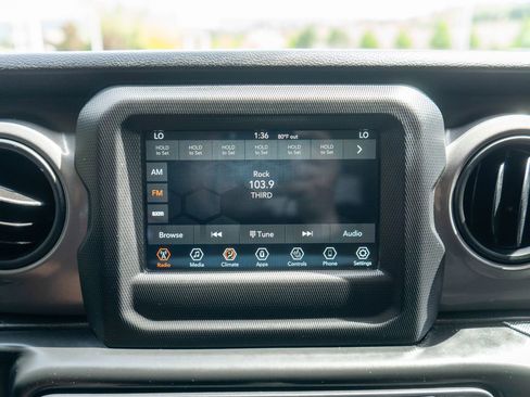 Used 2021 Jeep Wrangler Sport AWD/4WD image 18