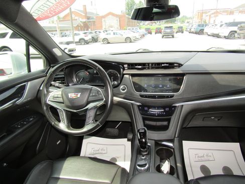 Used 2020 Cadillac XT5 Premium Luxury AWD/4WD image 19