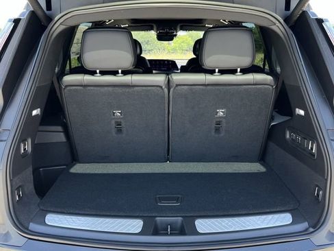 New 2026 Cadillac Vistiq Sport image 26