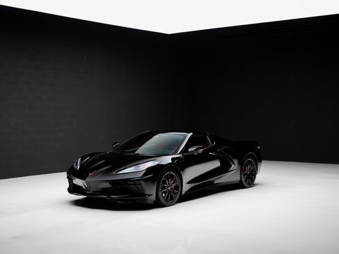 Used 2025 Chevrolet Corvette Stingray Convertible w/ 1LT image 4