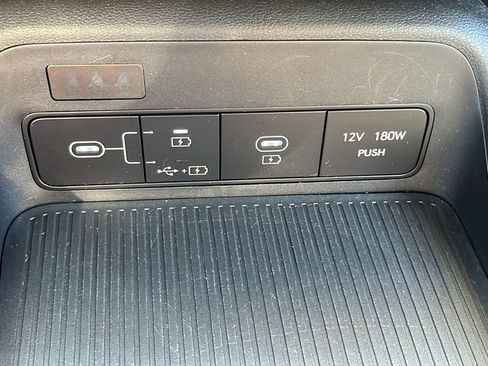 Used 2025 Hyundai Kona SEL image 22