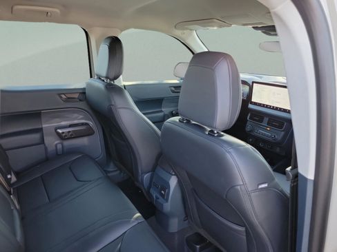 New 2025 Ford Maverick Lariat w/ Black Appearance Package image 27