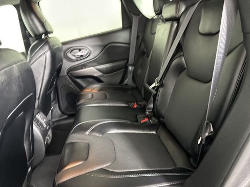 Used 2022 Jeep Cherokee Limited image 21