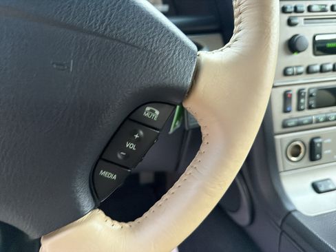 Used 2004 Ford Thunderbird RWD image 17