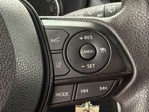 Used 2020 Toyota RAV4 LE FWD image 13