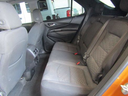 Used 2018 Chevrolet Equinox LT w/ Sun & Infotainment Package FWD image 10