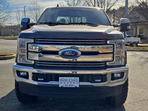 Used 2019 Ford F250 Lariat w/ Chrome Package image 2