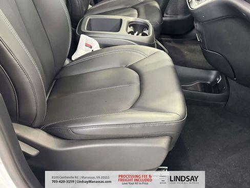 New 2026 Chrysler Pacifica Select image 12